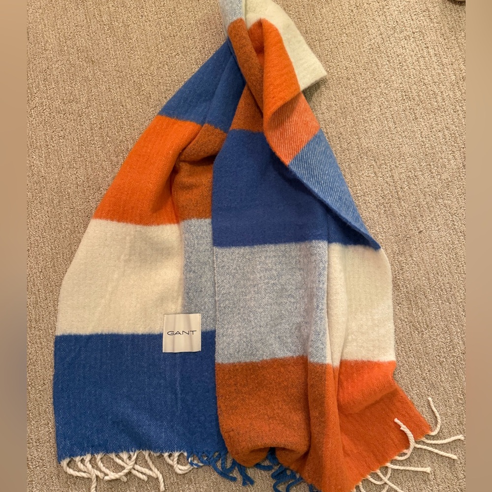 Gant- Checked Woven Scarf- Fringed Edges- Brand new!!! One size! - Picture 6 of 6